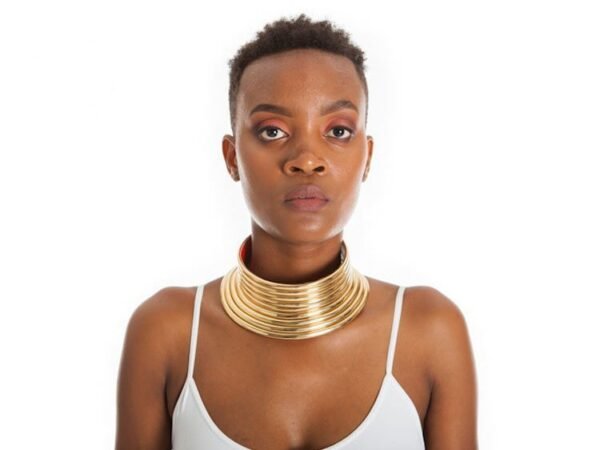 Collier de style africain pour femmes