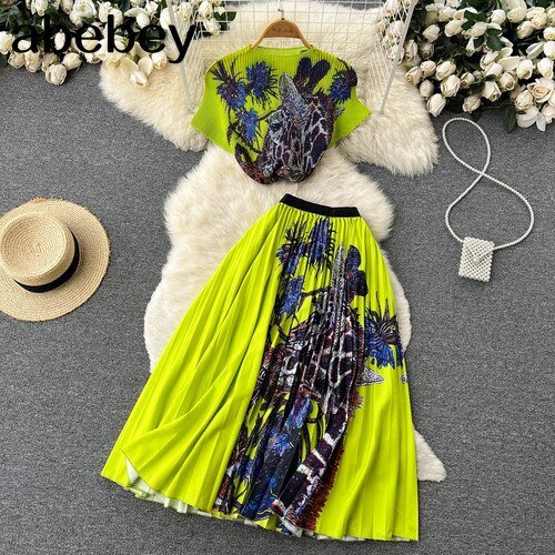 Vintage Plus size Printed Short Sleeve Tops And High Waist Pleated Long Skirt Suit