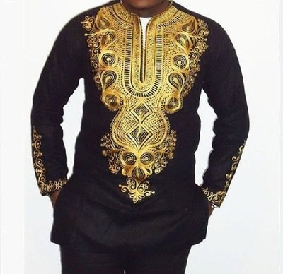 Ethnisches T-Shirt mit V-Ausschnitt und langen Ärmeln im afrikanischen Stil